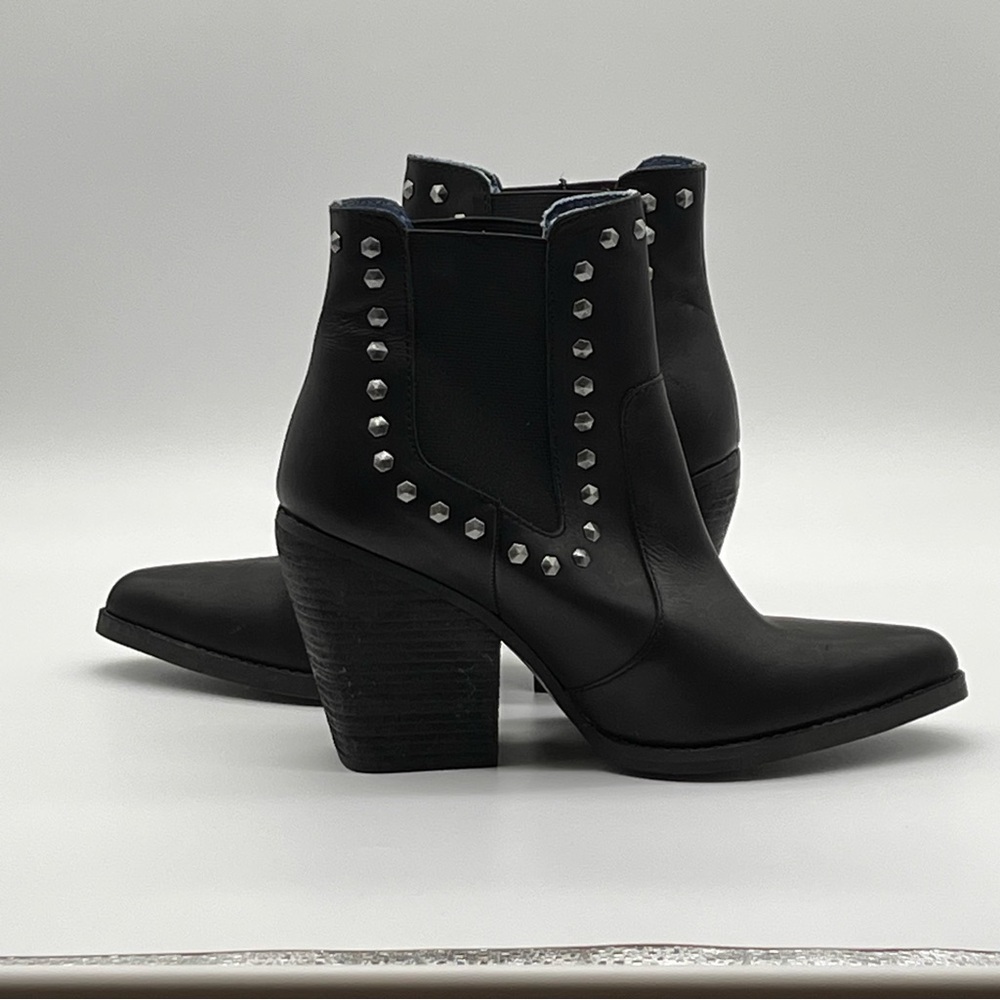 Dingo Black Ankle Boots Stay Sassy Western Cowboy Silver Studs Heeled Womens 10 - Picture 3 of 7